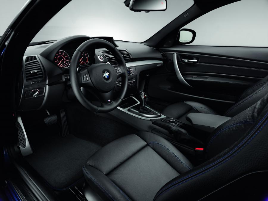  BMW 135is Convertible 2012 года  (US) (фото 6 из 7)